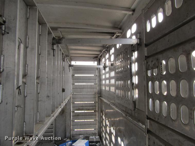image for item DE6716 2005 Barrett livestock trailer