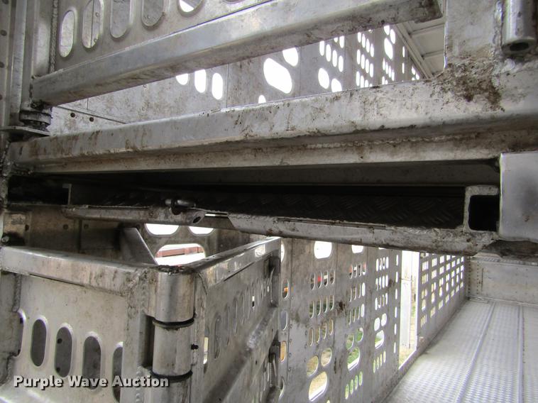 image for item DE6716 2005 Barrett livestock trailer