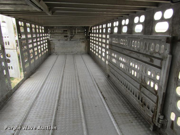 image for item DE6716 2005 Barrett livestock trailer