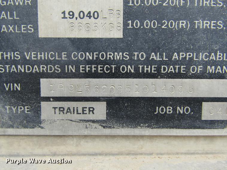 image for item DE6716 2005 Barrett livestock trailer