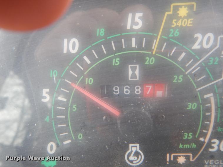 image for item DE8279 2003 Case IH JX90U MFWD tractor