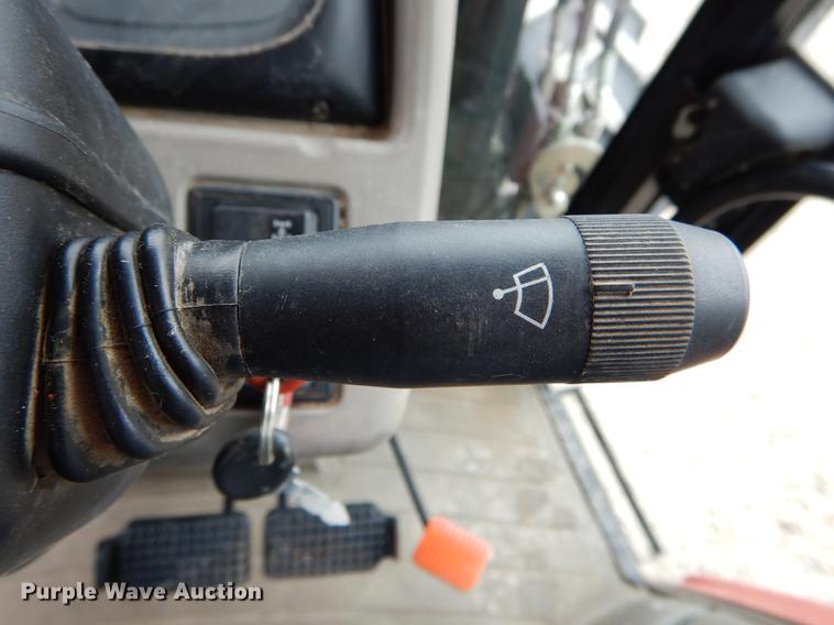 image for item DE8279 2003 Case IH JX90U MFWD tractor