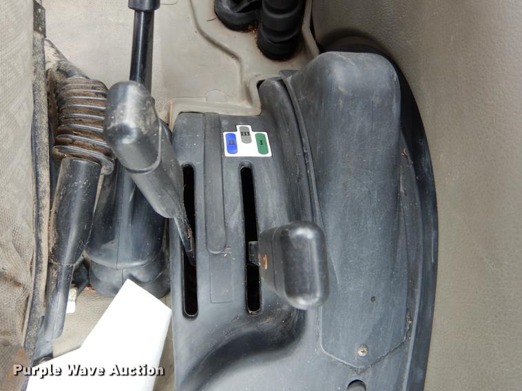 image for item DE8279 2003 Case IH JX90U MFWD tractor