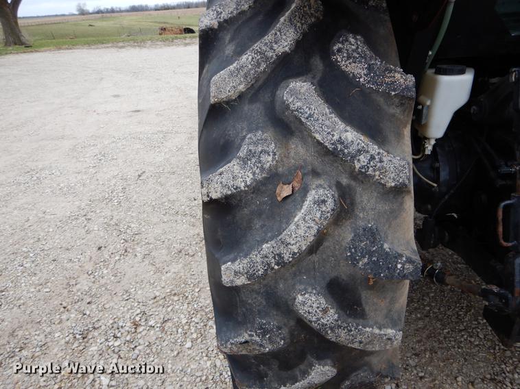 image for item DE8279 2003 Case IH JX90U MFWD tractor