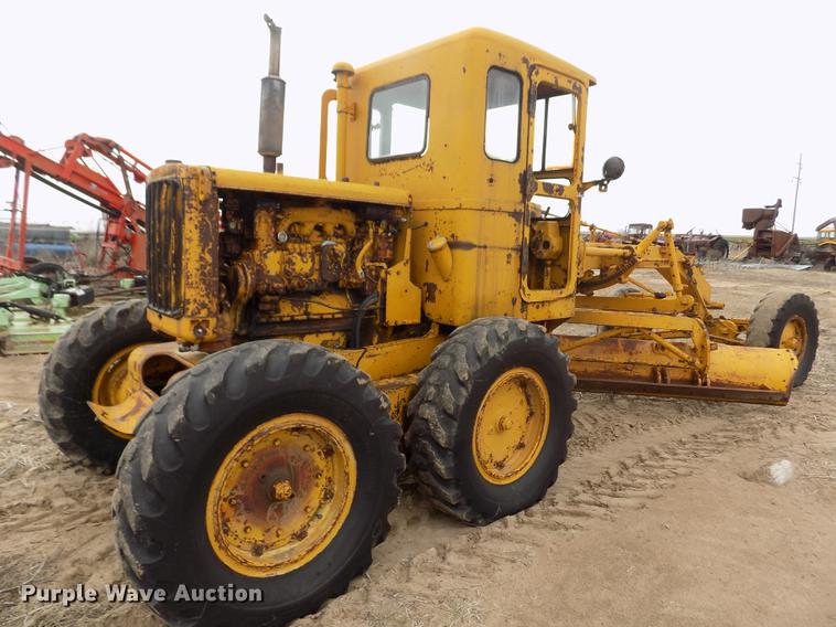 image for item DF2993 Caterpillar 12 rigid frame motor grader