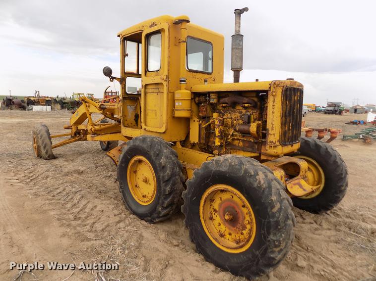 image for item DF2993 Caterpillar 12 rigid frame motor grader