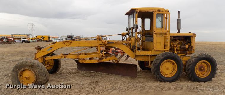 image for item DF2993 Caterpillar 12 rigid frame motor grader