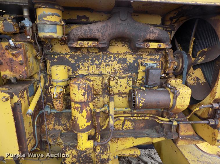 image for item DF2993 Caterpillar 12 rigid frame motor grader
