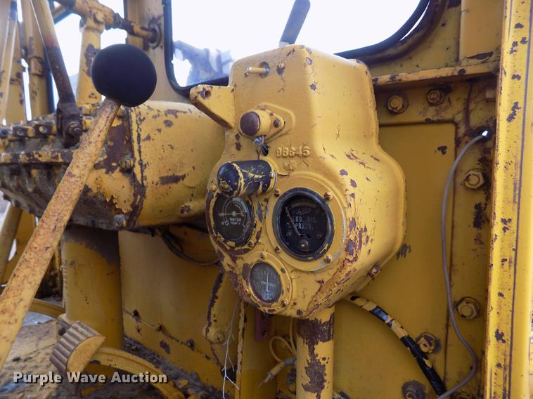 image for item DF2993 Caterpillar 12 rigid frame motor grader