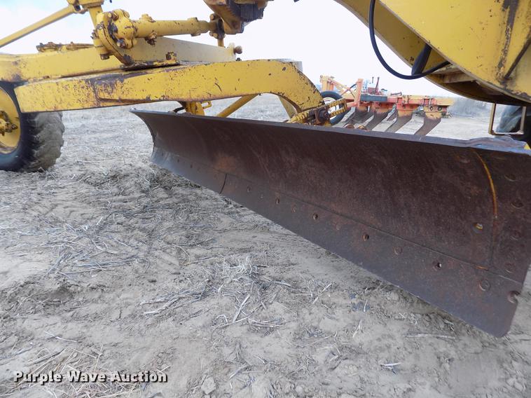 image for item DF2993 Caterpillar 12 rigid frame motor grader