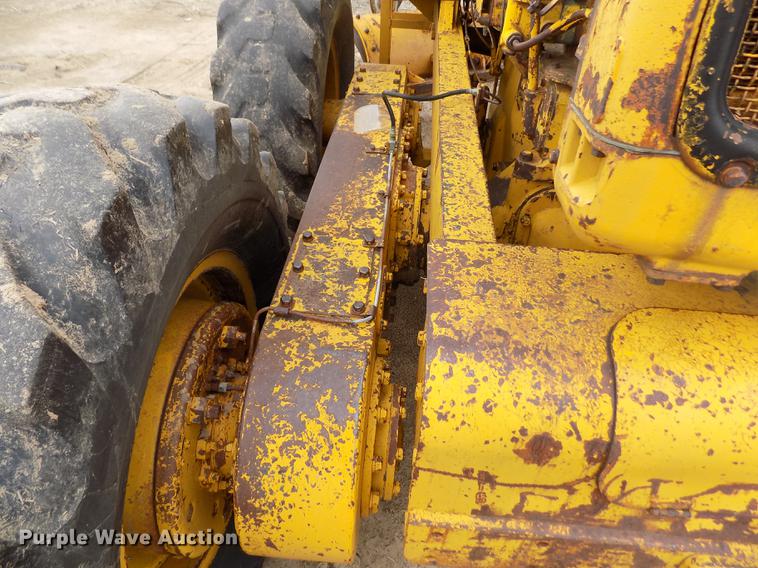 image for item DF2993 Caterpillar 12 rigid frame motor grader