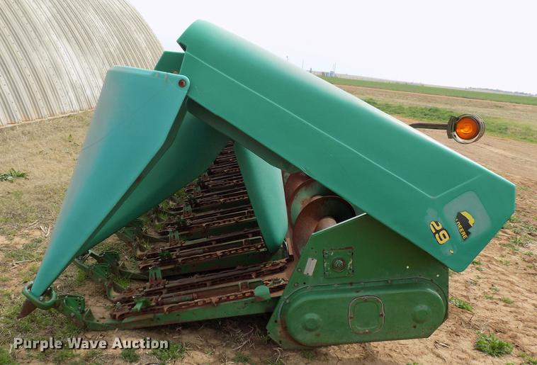 image for item DF4413 1994 John Deere 1293 corn head