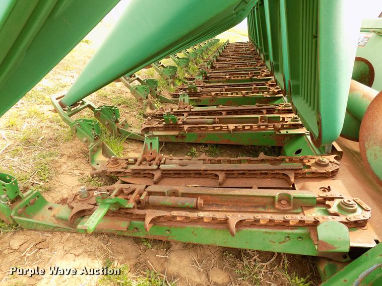 image for item DF4413 1994 John Deere 1293 corn head