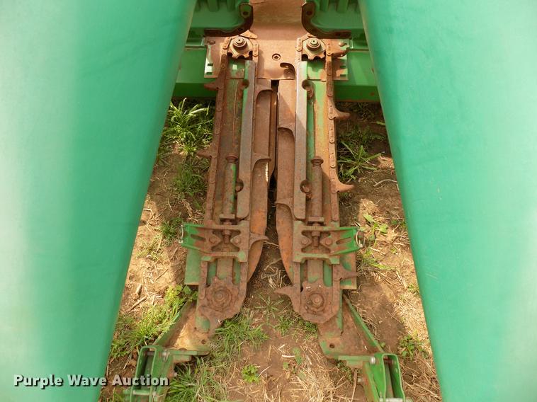 image for item DF4413 1994 John Deere 1293 corn head