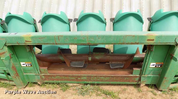 image for item DF4413 1994 John Deere 1293 corn head