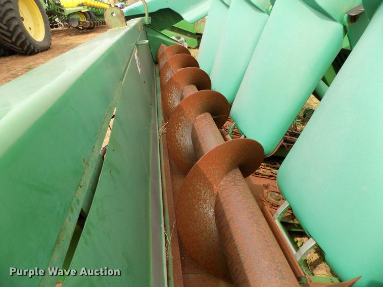 image for item DF4413 1994 John Deere 1293 corn head