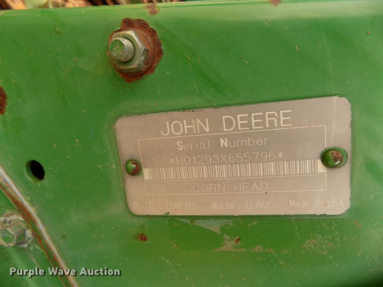 image for item DF4413 1994 John Deere 1293 corn head