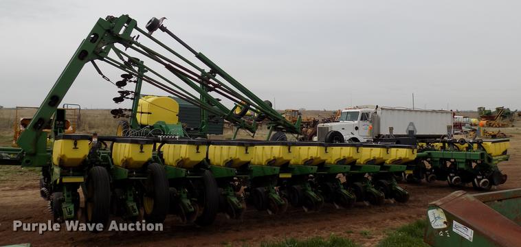 image for item DF4416 John Deere 1770 Max Emerge Plus planter