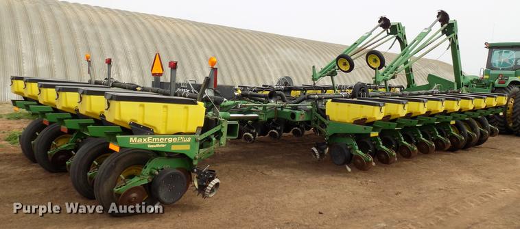 image for item DF4416 John Deere 1770 Max Emerge Plus planter