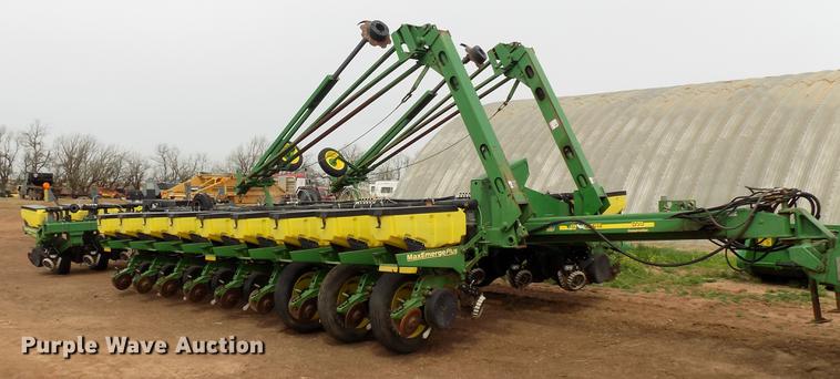 image for item DF4416 John Deere 1770 Max Emerge Plus planter