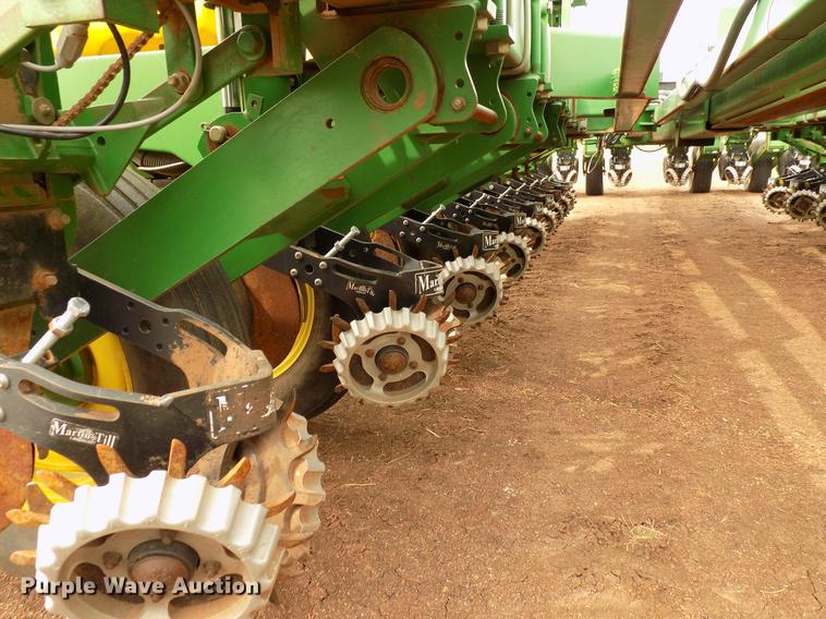 image for item DF4416 John Deere 1770 Max Emerge Plus planter
