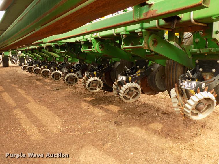 image for item DF4416 John Deere 1770 Max Emerge Plus planter