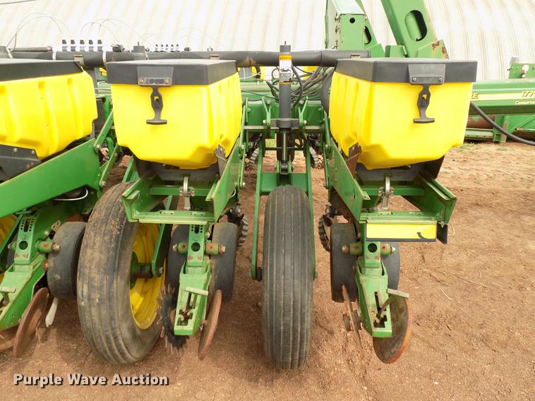 image for item DF4416 John Deere 1770 Max Emerge Plus planter
