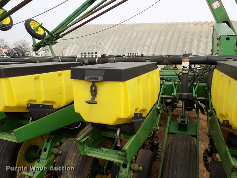image for item DF4416 John Deere 1770 Max Emerge Plus planter