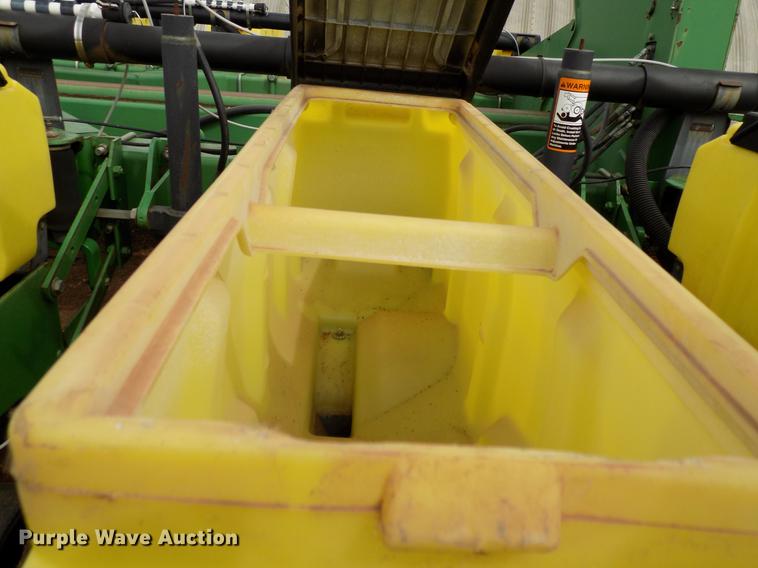 image for item DF4416 John Deere 1770 Max Emerge Plus planter