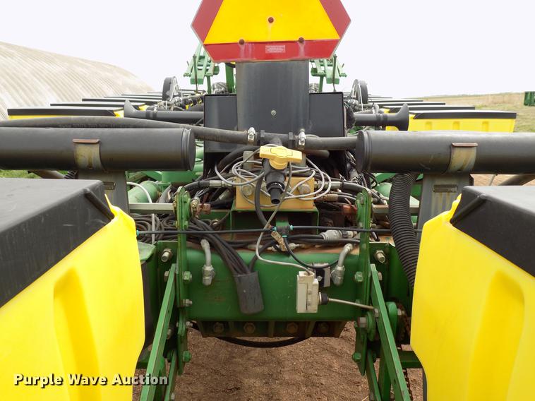 image for item DF4416 John Deere 1770 Max Emerge Plus planter