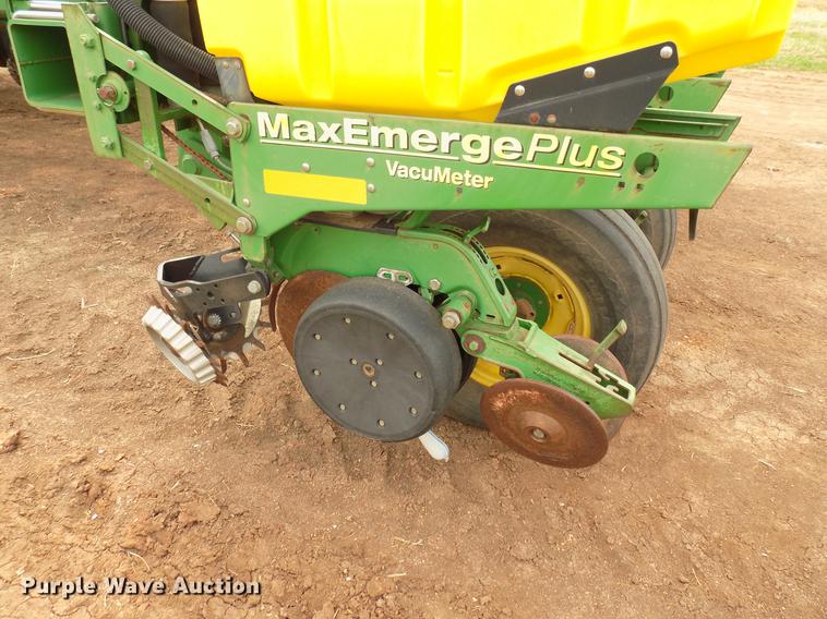 image for item DF4416 John Deere 1770 Max Emerge Plus planter
