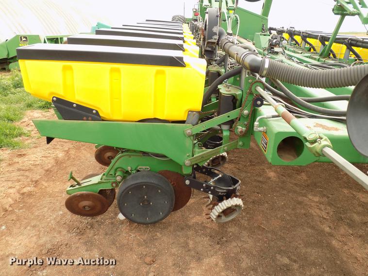 image for item DF4416 John Deere 1770 Max Emerge Plus planter