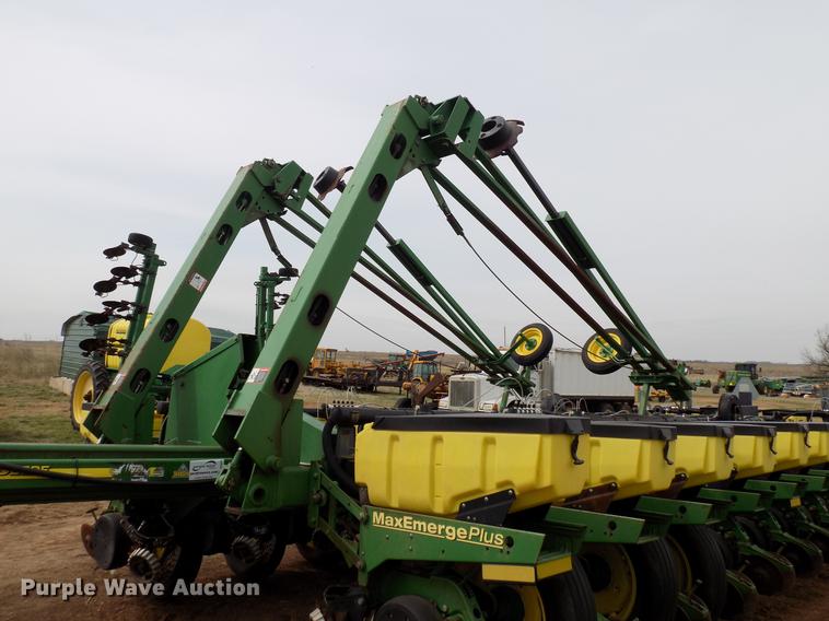 image for item DF4416 John Deere 1770 Max Emerge Plus planter