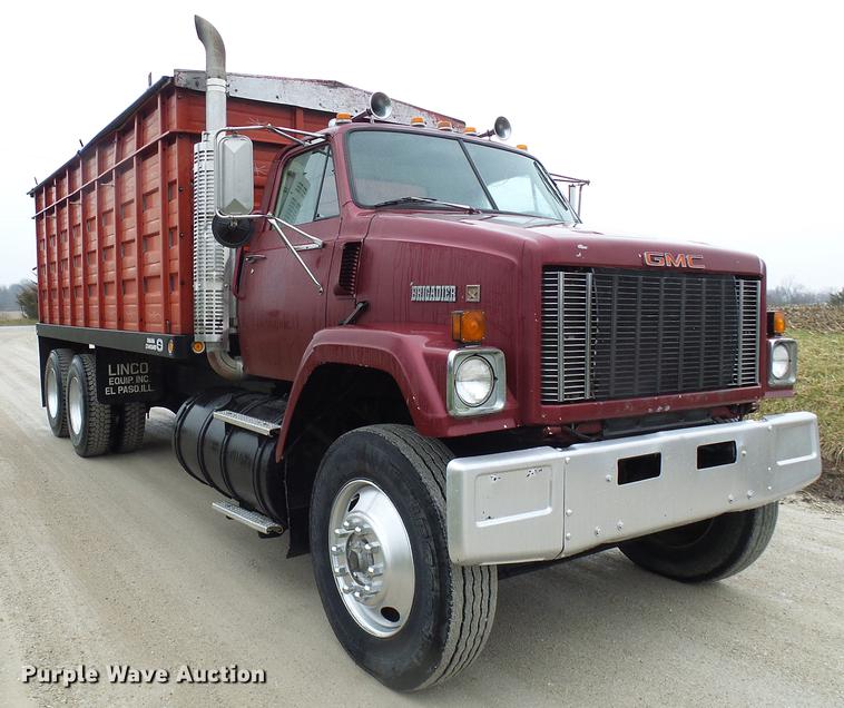 image for item DF7177 1988 GMC Brigadier grain truck