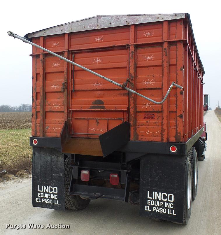 image for item DF7177 1988 GMC Brigadier grain truck