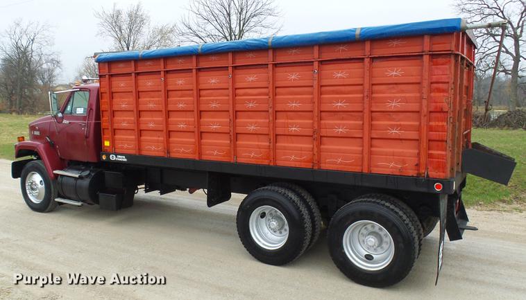 image for item DF7177 1988 GMC Brigadier grain truck