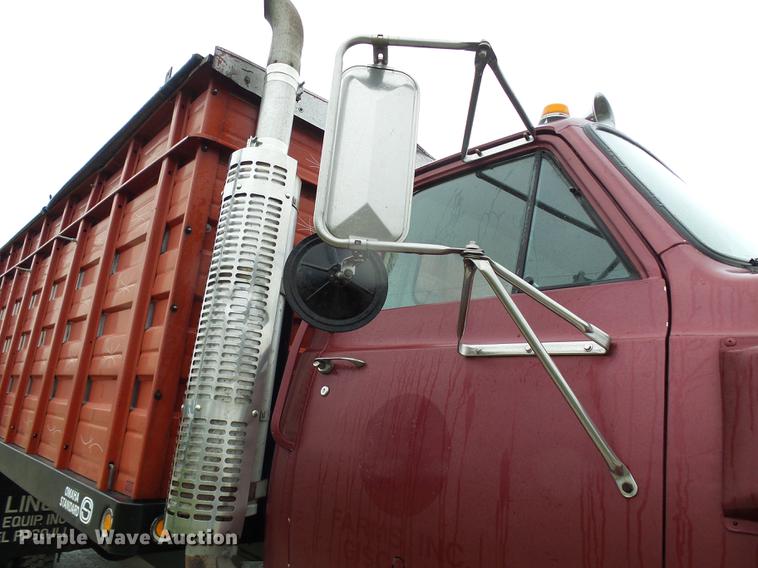 image for item DF7177 1988 GMC Brigadier grain truck