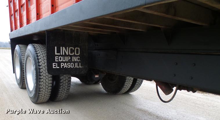 image for item DF7177 1988 GMC Brigadier grain truck