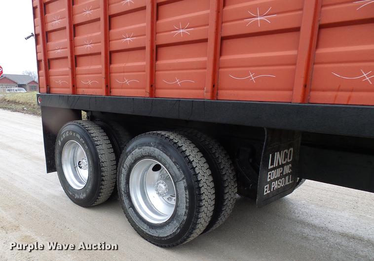 image for item DF7177 1988 GMC Brigadier grain truck