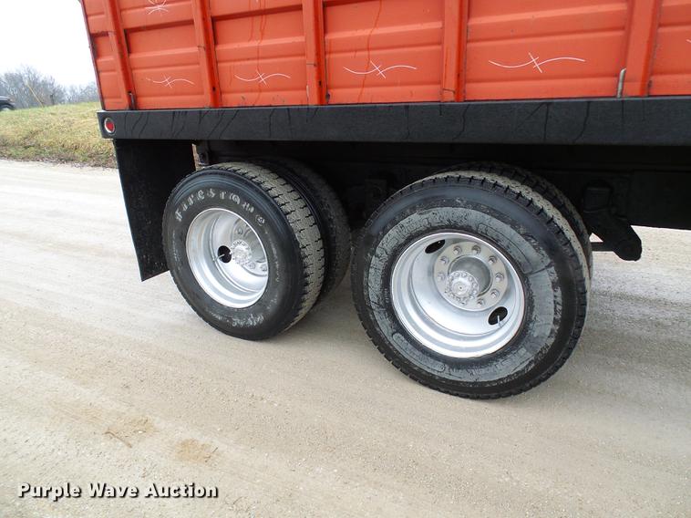 image for item DF7177 1988 GMC Brigadier grain truck