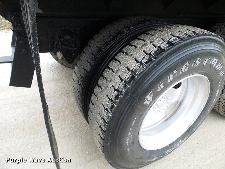 image for item DF7177 1988 GMC Brigadier grain truck