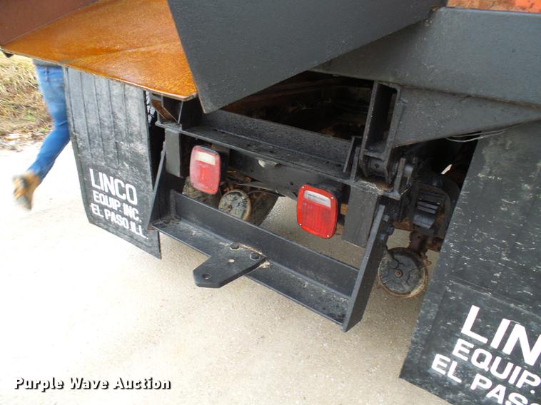 image for item DF7177 1988 GMC Brigadier grain truck