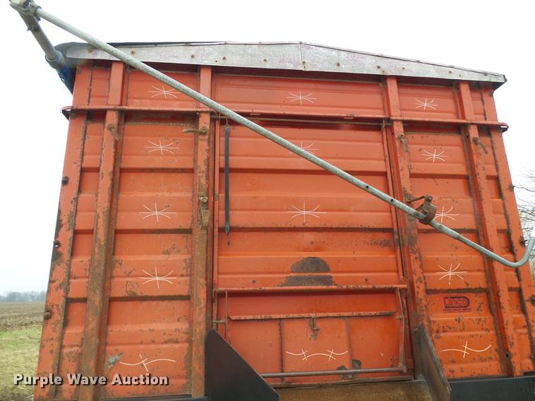 image for item DF7177 1988 GMC Brigadier grain truck