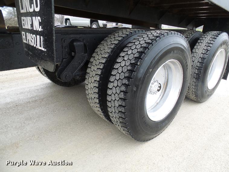 image for item DF7177 1988 GMC Brigadier grain truck