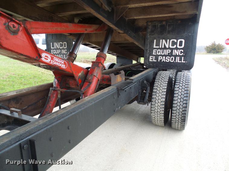 image for item DF7177 1988 GMC Brigadier grain truck