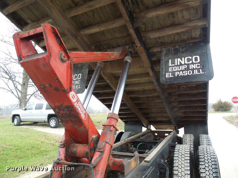 image for item DF7177 1988 GMC Brigadier grain truck