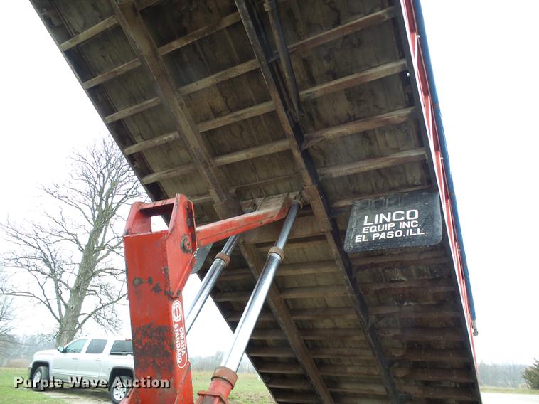 image for item DF7177 1988 GMC Brigadier grain truck