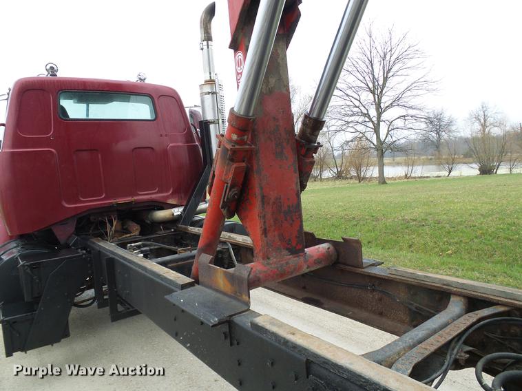 image for item DF7177 1988 GMC Brigadier grain truck