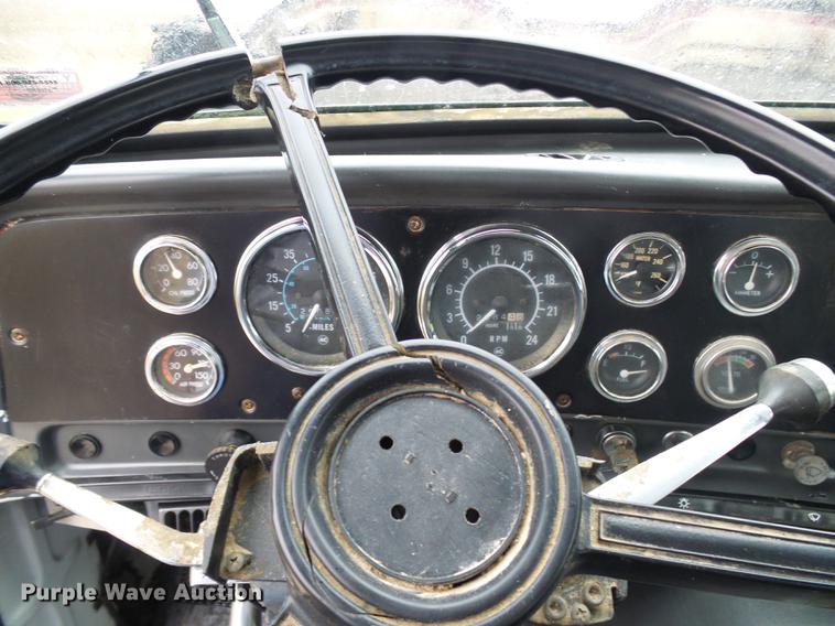 image for item DF7177 1988 GMC Brigadier grain truck