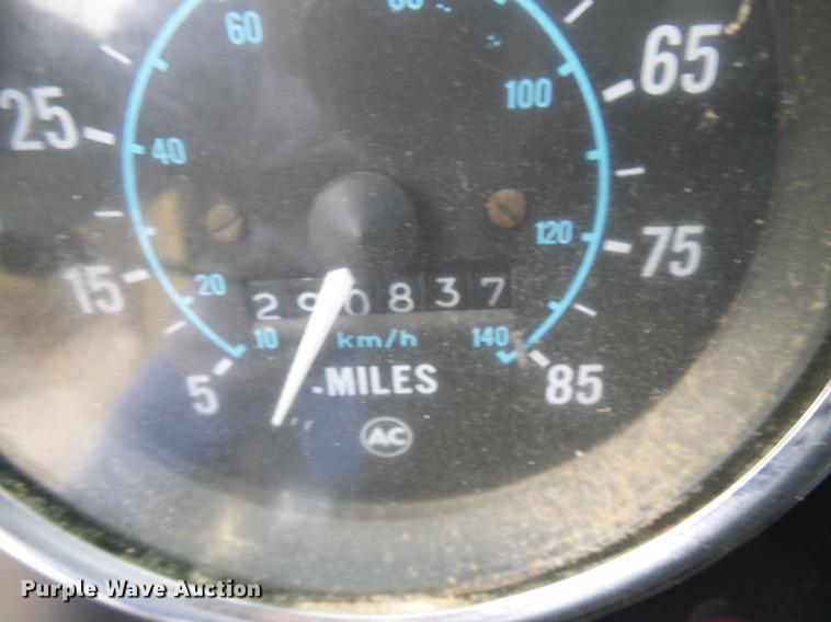 image for item DF7177 1988 GMC Brigadier grain truck